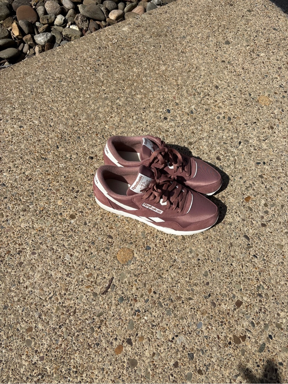 Women’s Reebok Classic - Picture 2 of 4